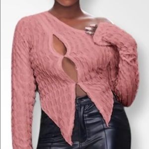 Asymmetrical Neck Cut-Out